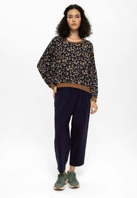 anou anou ALLOVER PRINT Langarmshirt navy/blau Zalando.de