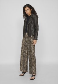 VILA VICARA WASHED COATED JACKET - Imitert skinnjakke - black