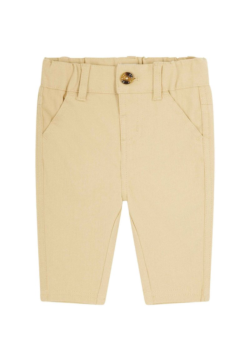 Shorts en coton beige clair avec une fermeture à bouton, des passants de ceinture et deux poches avant. Texture lisse et coupe ajustée.