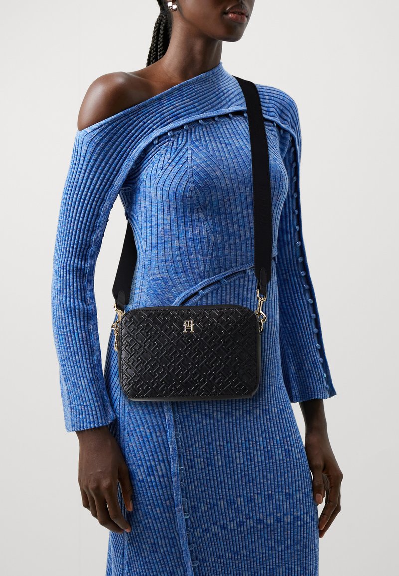 Tommy Hilfiger DISTINCT CAMERA BAG - Skulderveske - black