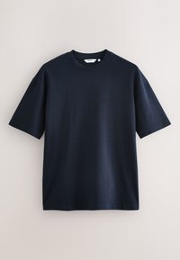 Schlichtes dunkel-navyblaues T-Shirt mit kurzen Ärmeln und Rundhalsausschnitt, flach auf einem hellen Hintergrund liegend.