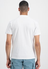 Alpha Industries X-FIT  - Pólóing - white