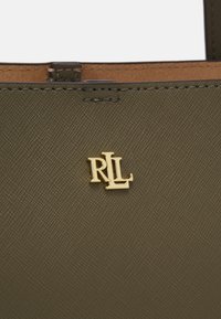 Lauren Ralph Lauren CROSSHATCH LEATHER LARGE KARLY TOTE - Kandekott - olive