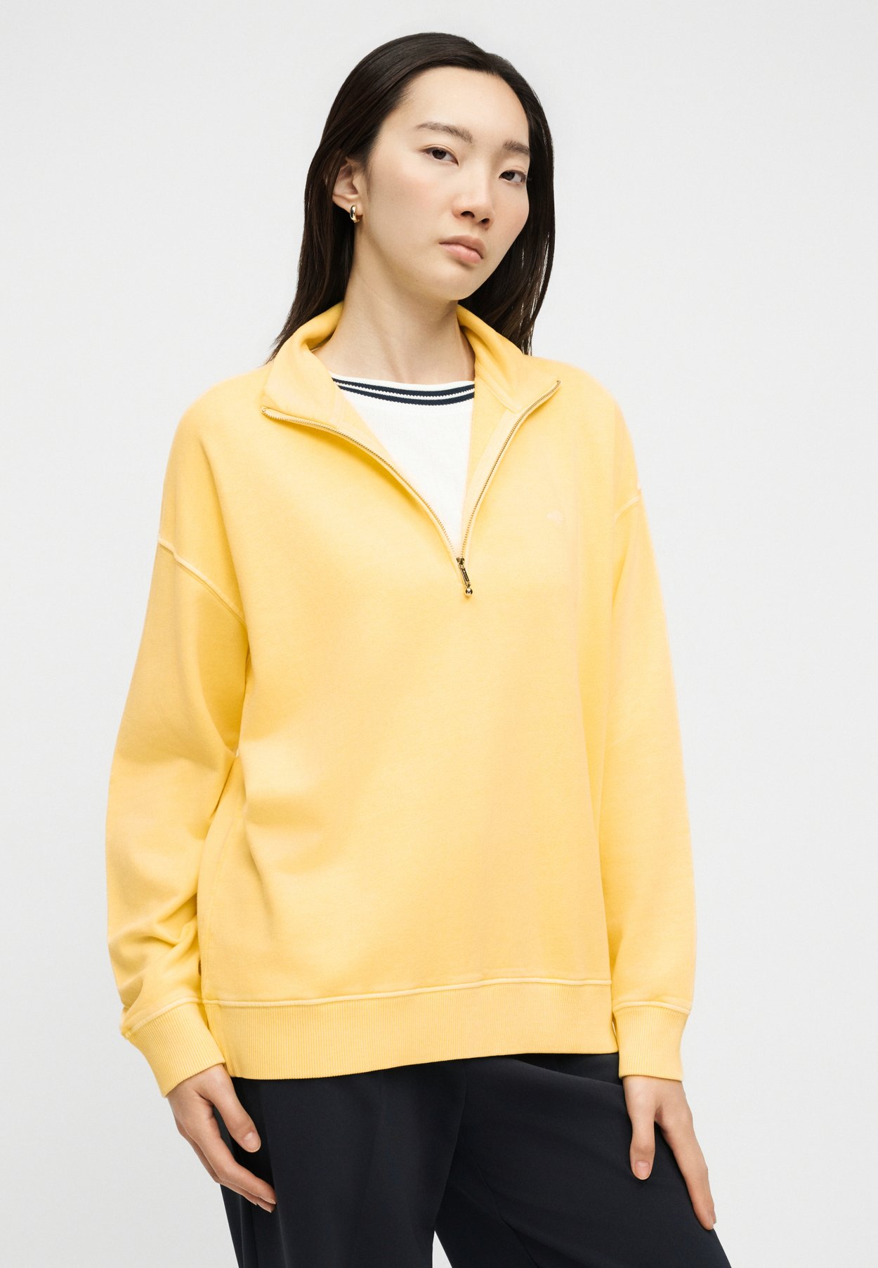WASHED SHIELD HALF ZIP