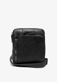 Nem kiválasztott, schwarz