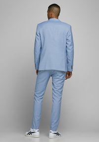 Jack & Jones PREMIUM JPRSOLARIS NOOS - Kostymkavaj - airy blue