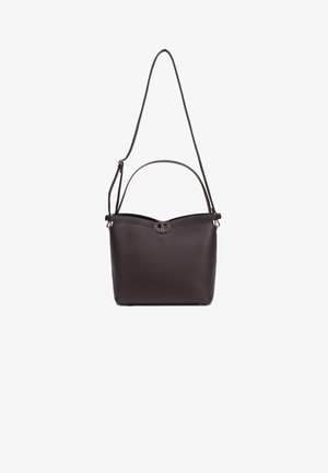 Sac à main en cuir noir au design structuré, doté d'une double poignée et d'une bandoulière ajustable. Détail du logo sur le devant.