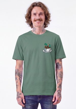 watapparel, COFFEE WAVES UNISEX - T-Shirt print - green bay