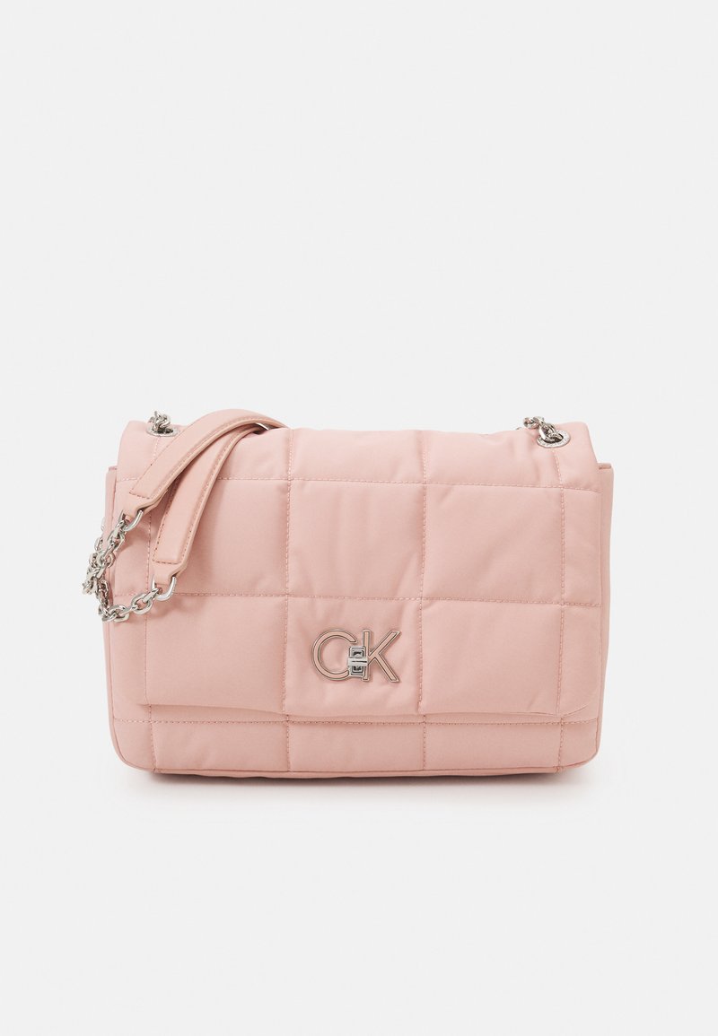 Calvin Klein LOCK QUILT SHOULDER Across body bag cafe au lait/pink
