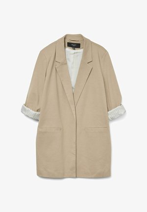 Beige oversized blazer met een zachte textuur, twee voorkruiden en opgerolde gestreepte mouwen in roomwit en lichtblauw.