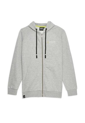 Sweatshirt à fermeture éclair gris avec une capuche, des cordons noirs, des poches avant et un texte imprimé sur le côté gauche de la poitrine. Texture de tissu lisse.