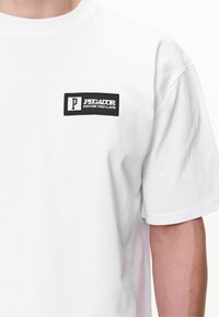 Pegador ANTIGUA BOXY TEE - Apdrukāts T-krekls - white