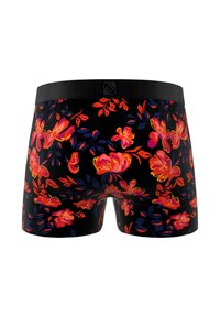 Shorts de boxe noirs avec un motif floral vibrant en rouge et orange, agrémenté de feuilles vert foncé. Équipés d'une ceinture noire unie.