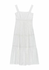 Witte jurk met een vierkante halslijn, dikke bandjes en geborduurde bloemenpatronen. Heeft een gelaagde rok en kantdetails.