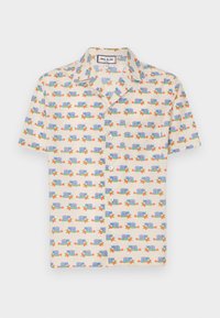 Kurzarmhemd aus hellem Creme-Stoff mit einem verspielten Druck von blauen Schnecken und roten Blumen. Verfügt über einen Kragen und weiße Knöpfe.