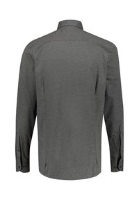 Graues Langarmhemd mit geknöpftem Kragen, aus strukturiertem Stoff und Seitenschlitzen am Saum. Die Knöpfe an den Manschetten sind schwarz.