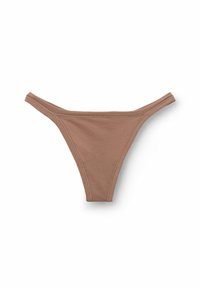Bruine katoenen string met minimale bedekking, met een gladde textuur, dunne tailleband en nette stiksels rondom de randen.