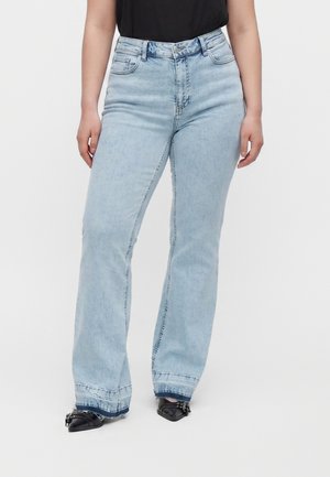 Vero Moda Curve, VMCMARI SELINA HR FLARED DNM - Τζιν καμπάνα - light blue denim