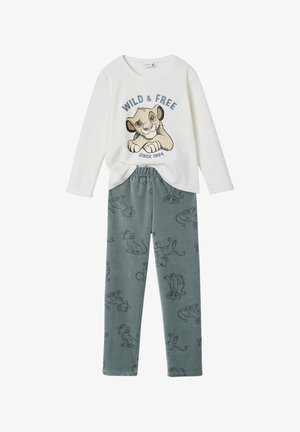 Weißes Langarmshirt mit dem Text "WILD & FREE" und einer Simba-Grafik. Graue Hose mit einem sich wiederholenden Simba-Muster. Aus weichem Baumwollstoff.