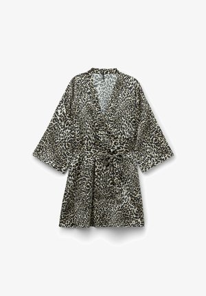Leopardpræget kimono med indpakningsdesign, korte ærmer og bælte i taljen. Fremstillet af letvægtsstof med en glat tekstur.