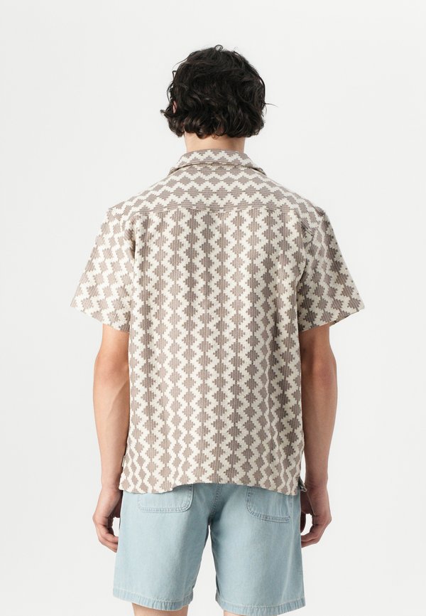 JORSUMMER LUKE TEXTURE RESORT - Shirt2
