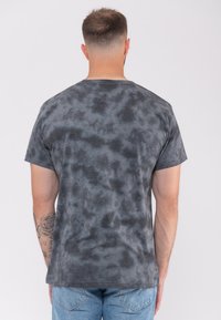 Paradiso Clothing THE BEATLES APPLE BAND LOGO DIP DYE - Print T-shirt - grey