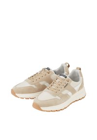Sneaker beige con un mix di suede e rete. Presentano un design con lacci, dettagli bianchi e una suola in gomma con una presa strutturata.