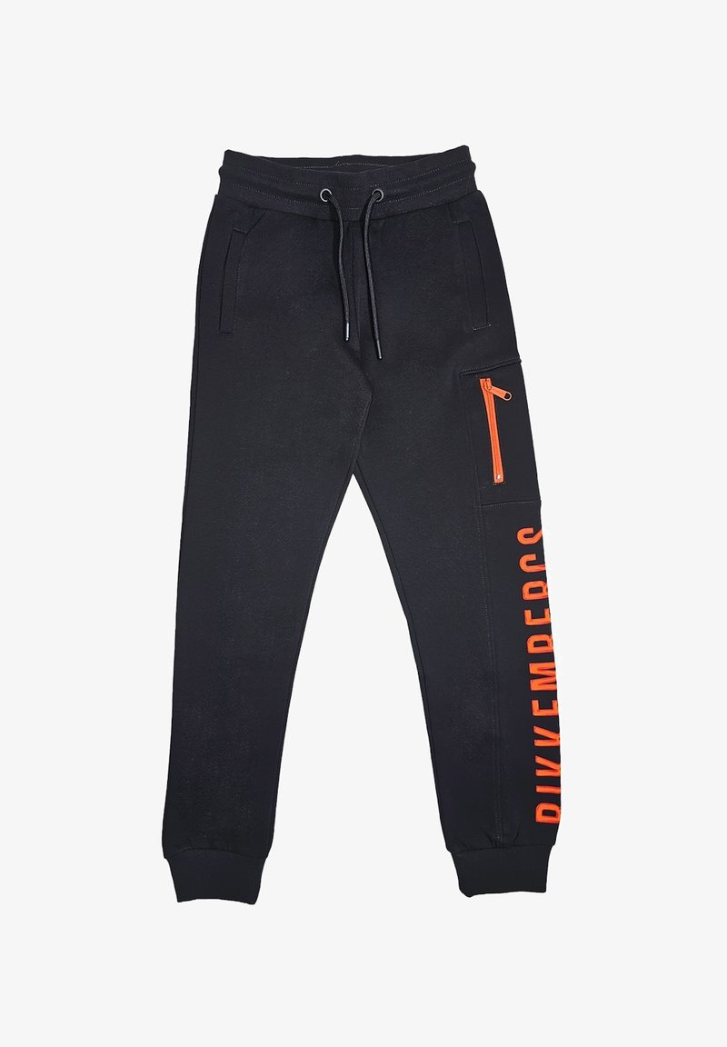Pantaloni jogging neri con vita regolabile tramite cordino, tasche laterali e una tasca con zip arancione. Presenta una scritta arancione sulla gamba sinistra.