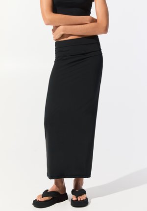 PULL&BEAR GATHERED - MIDI - Maxirock - black