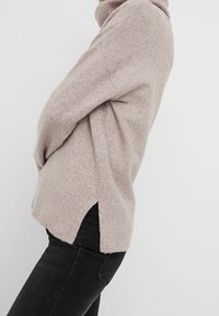 Vero Moda Pullover - pink