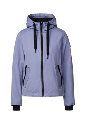 Veste à capuche lavande faite d'un tissu à texture lisse. Elle présente une fermeture éclair à l'avant, deux poches latérales zippées et des accents noirs.