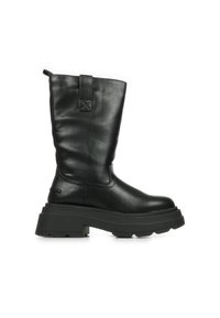Cizmă ankle din piele neagră, cu un șanț înalt, talpă groasă și un tab pentru a fi ușor de purtat. Prezintă o textură netedă și un design cu vârf rotund.