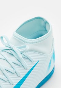 Nike Performance MERCURIAL SUPERFLY 10 CLUB IC - Botas de futebol de salão - glacier blue/black