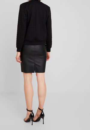 Vetoketjullinen college - black