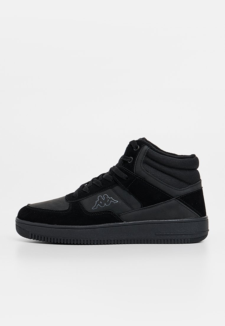 Sneaker high