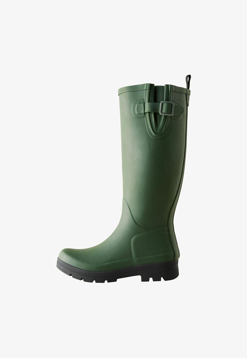 Botte de pluie en caoutchouc verte avec une surface texturée, détail de sangle ajustable en haut, et une semelle noire robuste pour l'adhérence.