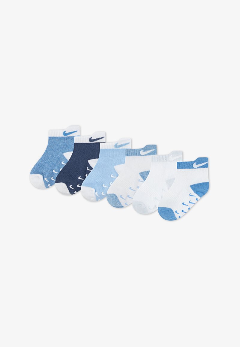 Sett med seks sokker i varierende nyanser av blått og hvitt med Nike-logo, ribbede topper og polstrede såler for komfort.