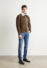 HUGO Slim fit jeans - medium blue