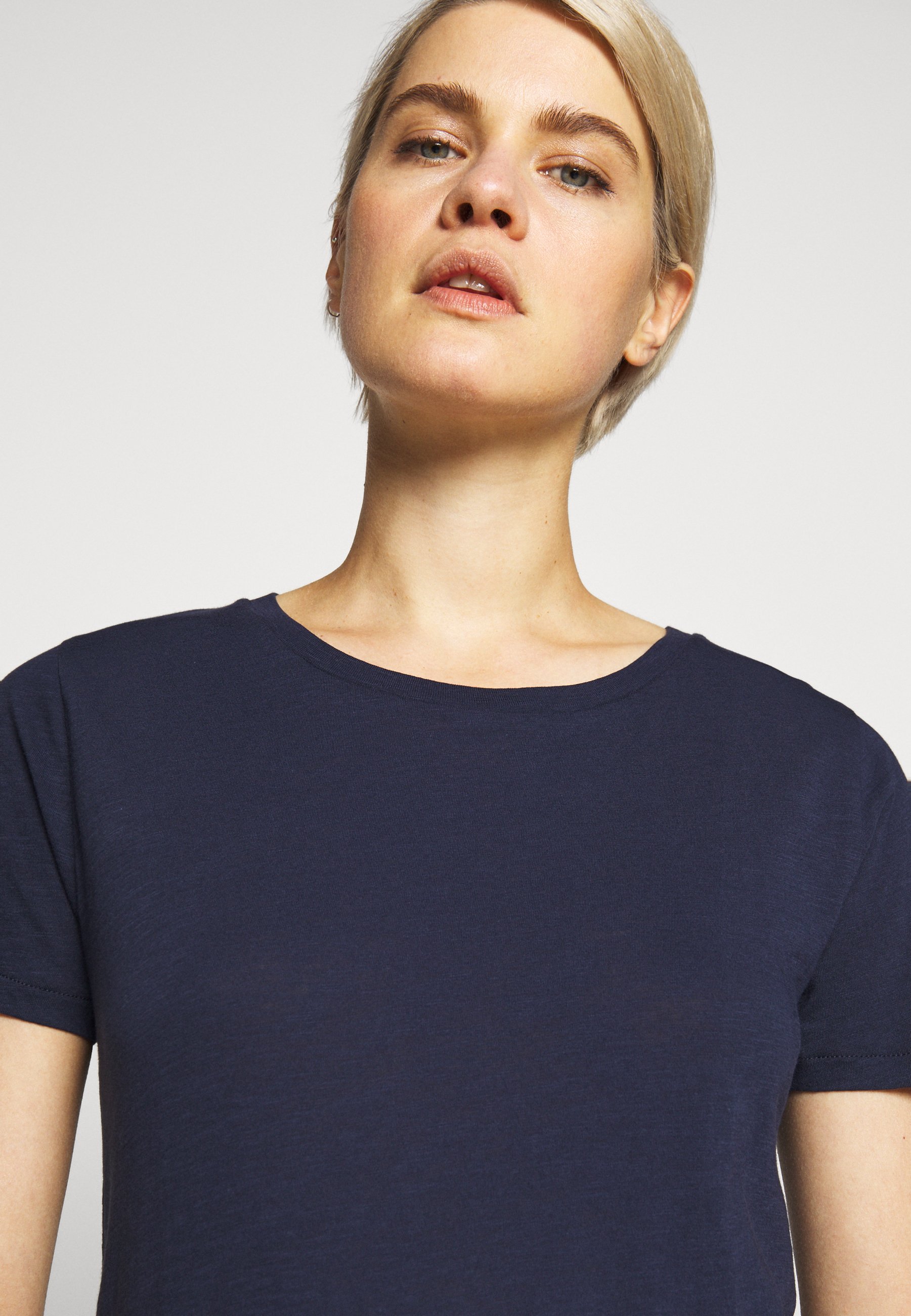 J.CREW VINTAGE CREWNECK TEE T shirts navy Zalando.no J.CREW VINTAGE CREWNECK TEE - T-shirts - navy