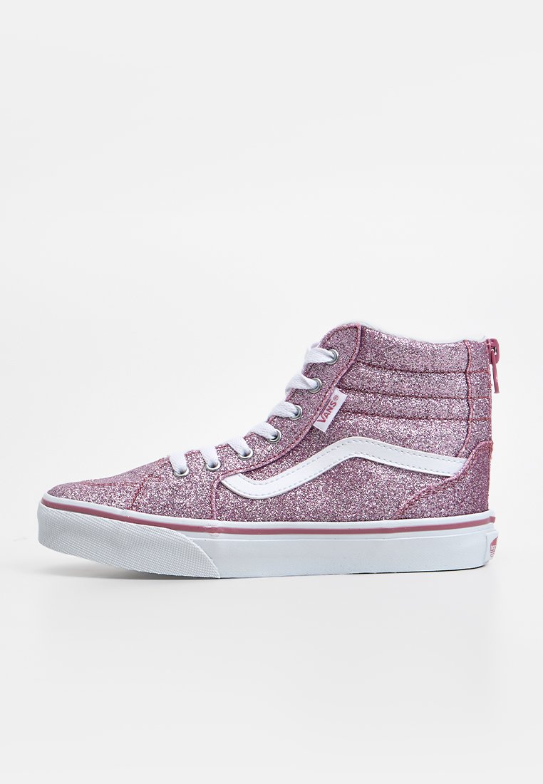 High-top sneakers met een roze glitter bovenkant, witte accenten, ronde neus en vetersluiting. Duurzame rubberen zool voor grip.