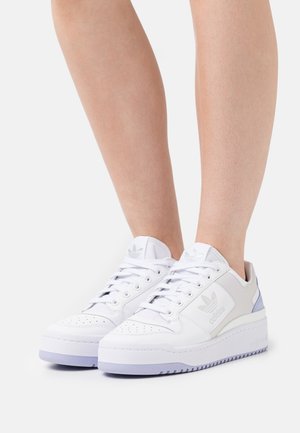 FORUM BOLD - Joggesko - white/violet tone