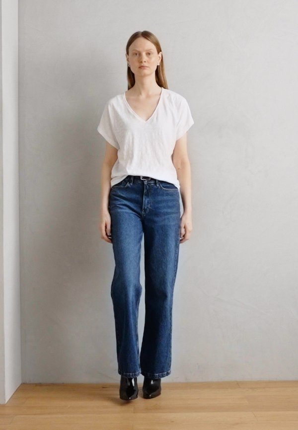 V NECK SHORT SLEEVE - Basic T-shirt3