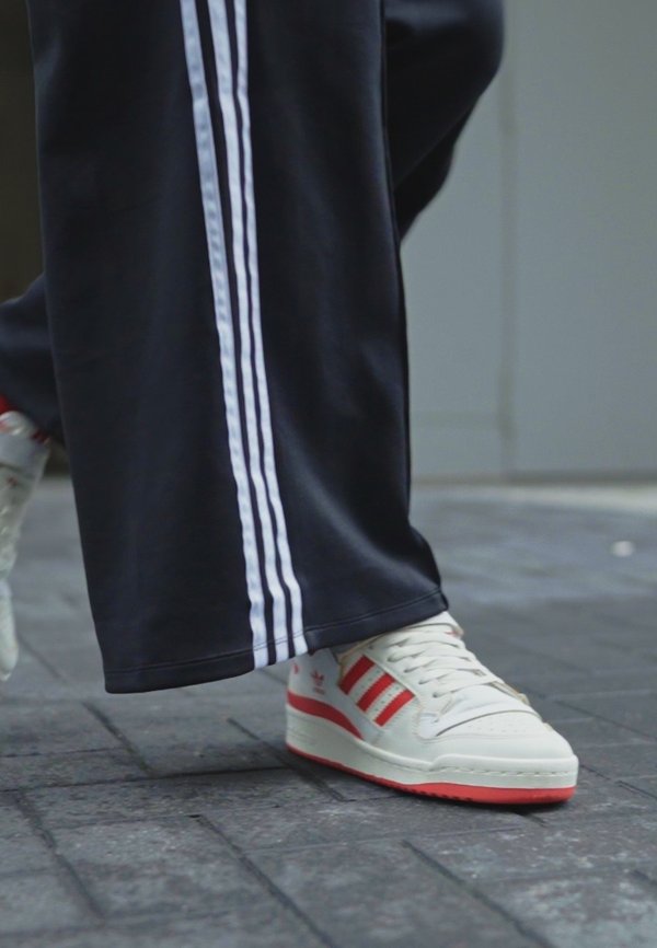 FORUM 84 - Trainers3