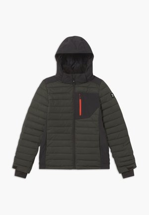 Padded jacket in dark green and black, featuring a zip front, hood, and an orange zippered pocket on the left chest. Textured fabric.