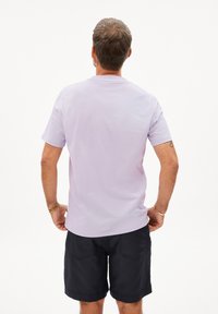ARMEDANGELS MAARKUS SOLID - T-shirt basic - soft lilac