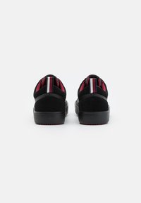 Tommy Hilfiger Tenisky - black