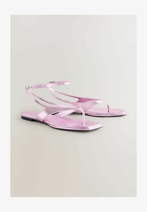 Rosa metallische Sandalen mit schmalen Knöchelriemen und flacher Sohle, mit quadratem Zehenbereich und glänzender Oberfläche. Ideal für Freizeitkleidung.