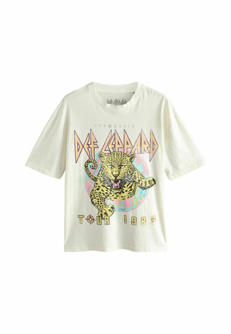 Hvid Def Leppard band T-shirt med et brølende leopard grafik og teksten "Pyromania Tour 1983" på forsiden.