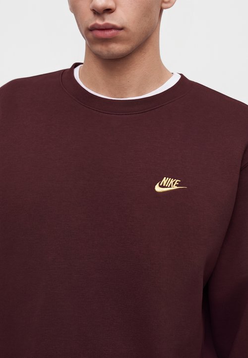 Nike CLUB CREW - Sweatshirt - burgundy crush/metallic gold-coloured — photo 6