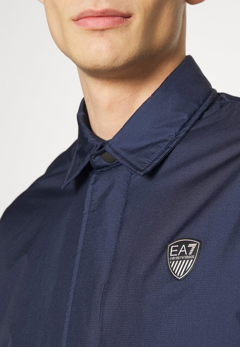 Herren Leichte Jacken | EA7 Emporio Armani JACKET Übergangsjacke dark blue/dunkelblau - ZG78562 Herren Leichte Jacken | EA7 Emporio Armani JACKET Übergangsjacke dark blue/dunkelblau - ZG78562